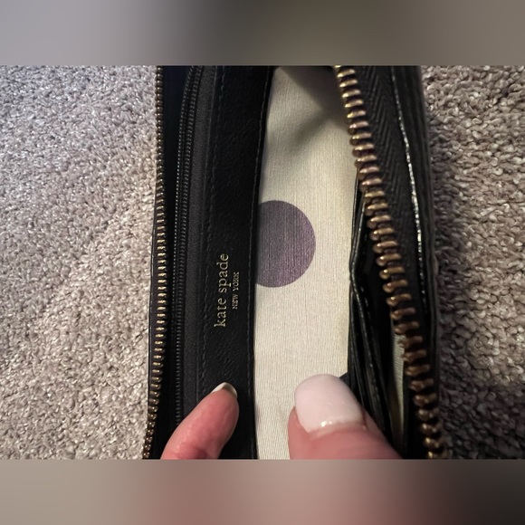 Kate Spade Zip Around Wallet ♠️ - Picture 4 of 8